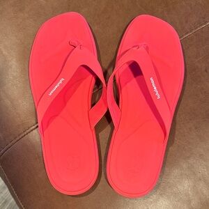 lululemon athletica Women's Vibrant Red flip flop- sandals